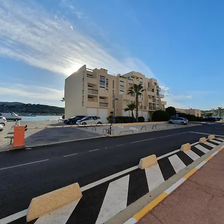 Apartmán T1 Bis Climatise - Parking - Piscine - Face A La Mer - 4 Pers - Port De Bormes
